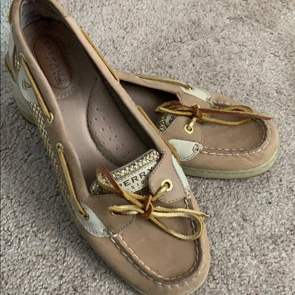 Sperry - Picture 2 of 3